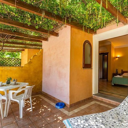 Apartments In Residence With Swimming Pool In Santa Margherita Di Pula, 250 Meters From The Sea מראה חיצוני תמונה