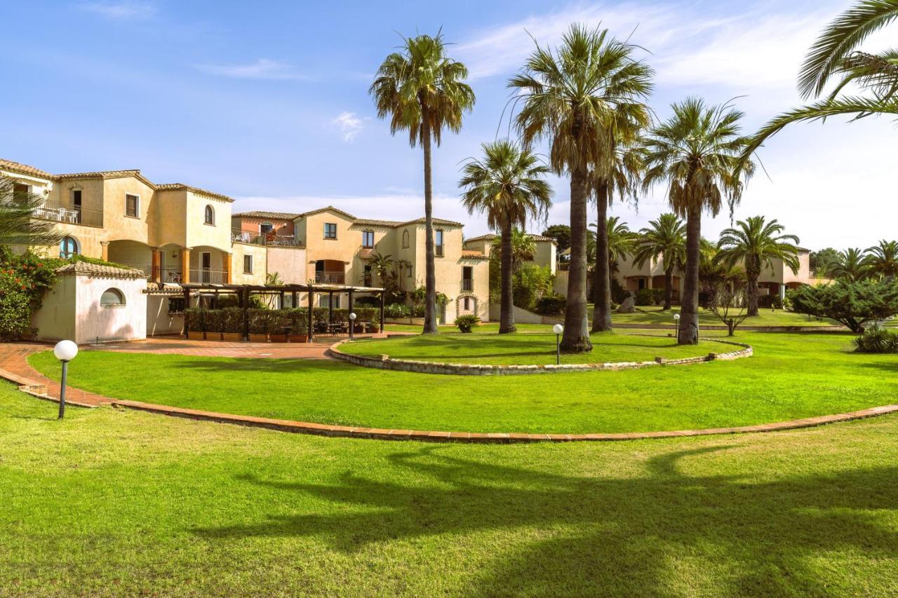 Apartments In Residence With Swimming Pool In Santa Margherita Di Pula, 250 Meters From The Sea מראה חיצוני תמונה