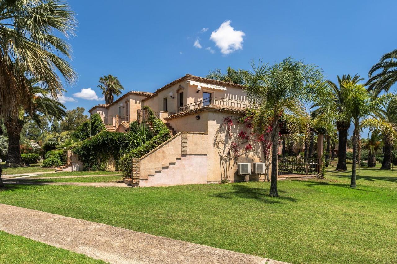 Apartments In Residence With Swimming Pool In Santa Margherita Di Pula, 250 Meters From The Sea מראה חיצוני תמונה